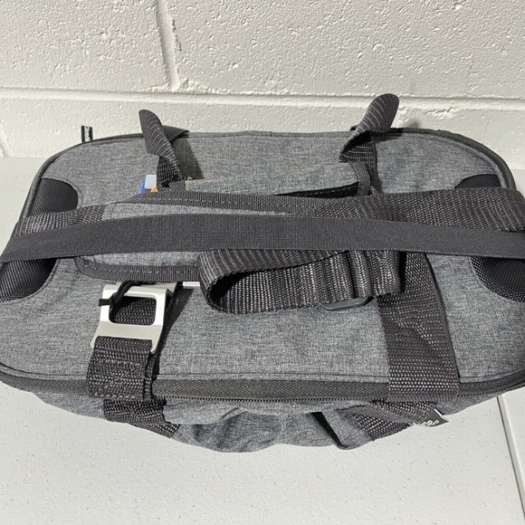 CleverMade Collapsible Insulated Tahoe Cooler 30 Can Bag 5 GAL 20L Gray - Picture 11 of 16